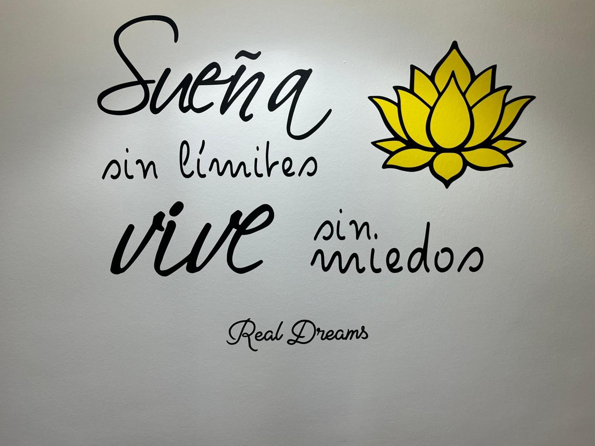 Apartment Real Dreams *